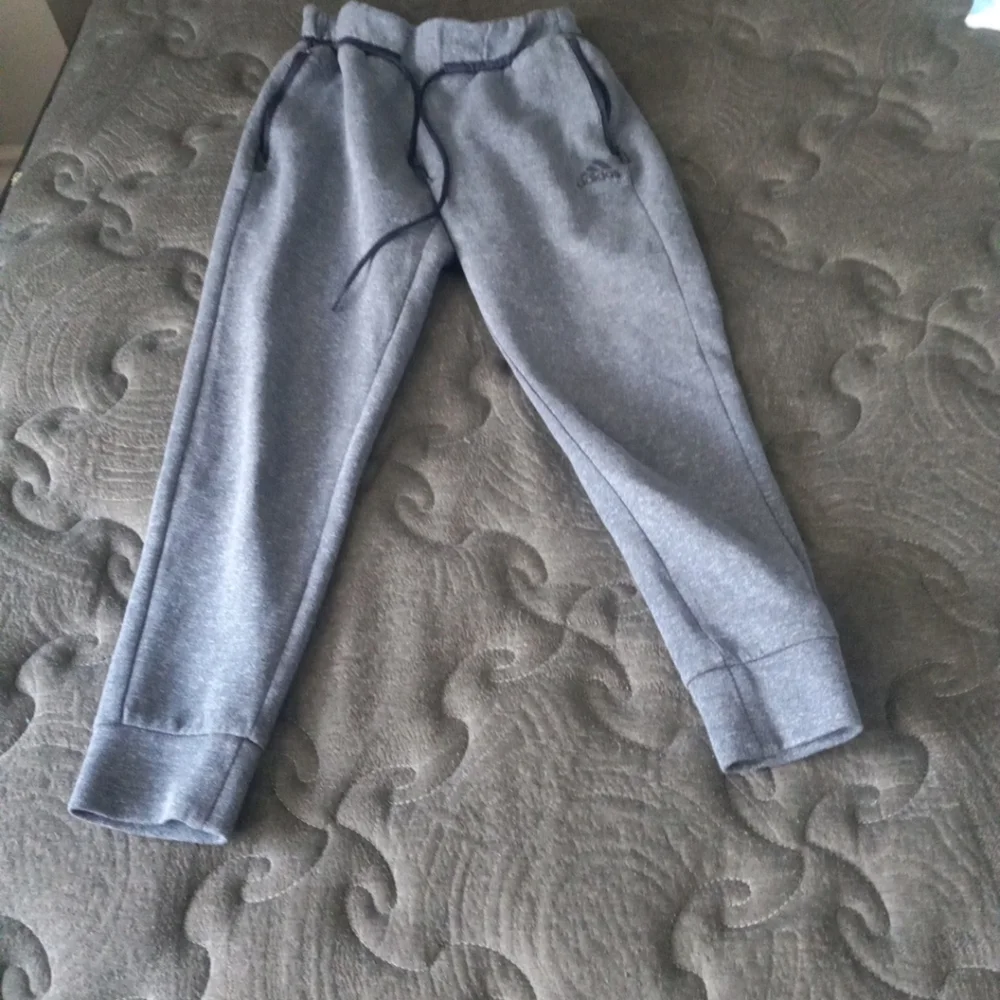 Adidas Sweatpants Size XS Youth Boy Grey Stripes Jogger - Picture 3 of 9